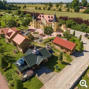 Kleines Königreich mit Schloss der Märchen